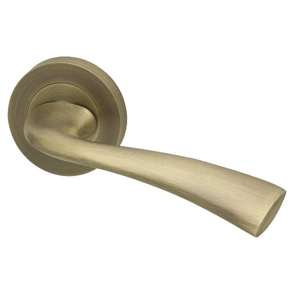 Door Handles On Round Rose