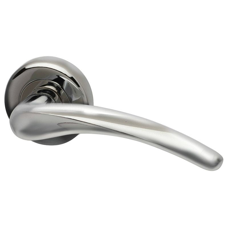 Intelligent Hardware Dune Lever in Chrome Plated on Round Rose Door Handles