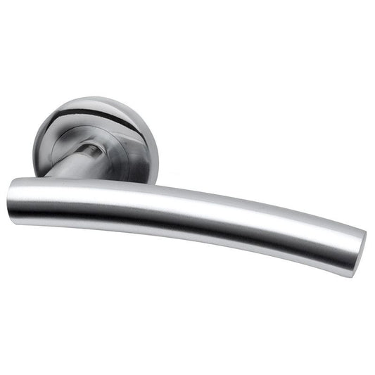 Intelligent Hardware Scafell Lever in Polished Stainess Steel on Round Rose Door Handles