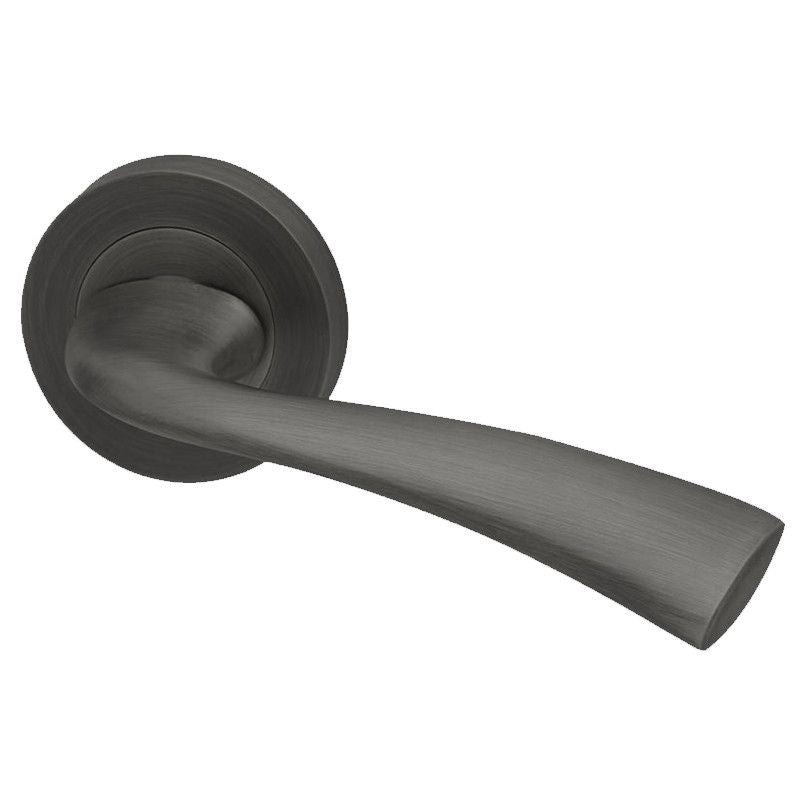 Intelligent Hardware Scimitar Lever in Matt Satin Black on Round Rose Door Handles