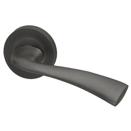 Intelligent Hardware Scimitar Lever in Matt Satin Black on Round Rose Door Handles