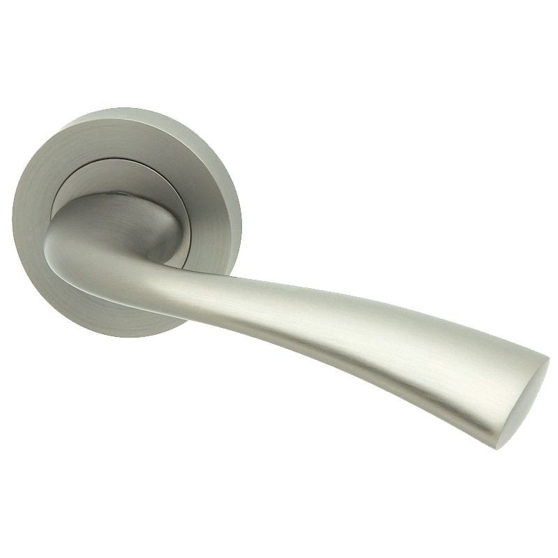 Intelligent Hardware Scimitar Lever in Satin Chrome Plated on Round Rose Door Handles