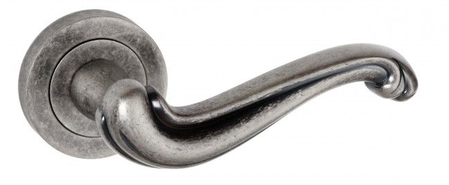 Old English Colchester Lever On Round Rose Pair Of Door Handles In Distressed Silver