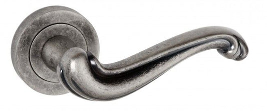 Old English Colchester Lever On Round Rose Pair Of Door Handles In Distressed Silver